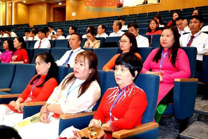 Nữ đại biểu tiêu biểu trong công tác Khuyến học ở cơ sở tham dự Đại hội. Ảnh: Quốc Hồng
