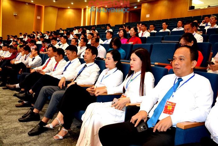 198 đại biểu tiêu biểu đại diện cho hơn 490.000 hội viên khuyến học trong toàn tỉnh dự Đại hội. Ảnh: Quốc Hồng
