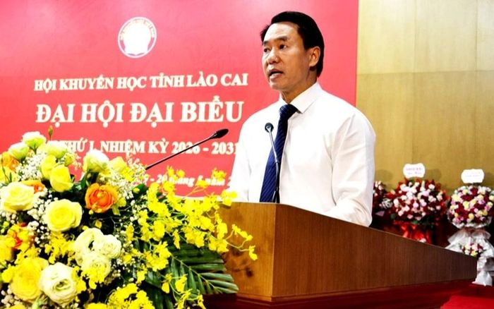 Đại diện Sở Giáo dục và Đào tạo Lào Cai tham luận tại Đại hội. Ảnh: Quốc Hồng