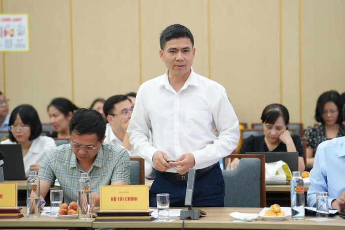 Đại diện Bộ Tài chính phát biểu tại Hội nghị. Ảnh: Bộ Tư pháp