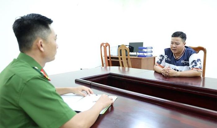 Đối tượng Bùi Ngọc Thủy Tiên tại cơ quan điều tra. Ảnh: Công an tỉnh An Giang.