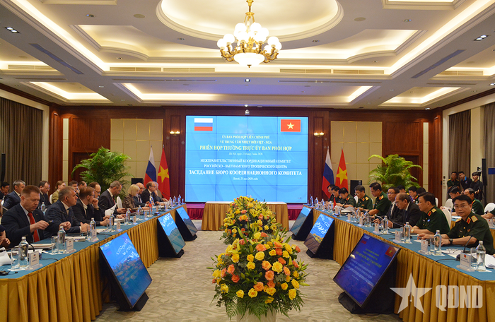 Quang cảnh phiên họp. 
