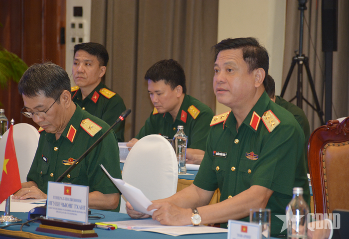 Thượng tướng Nguyễn Trường Thắng phát biểu tại phiên họp.