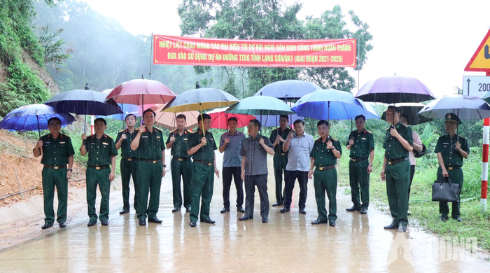  Bộ tư lệnh Quân khu 1 phối hợp với UBND tỉnh Lạng Sơn và nhà thầu Tổng công ty Xây dựng Trường Sơn tổ chức bàn giao trên thực địa tại gói thầu XL-01 (thuộc xã Kháng Chiến, tỉnh Lạng Sơn). 