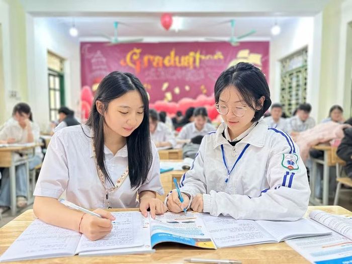 Học sinh tại các trường trên địa bàn tỉnh Điện Biên tăng tốc ôn tập trước Kỳ thi tốt nghiệp THPT 2026. Ảnh: NTCC