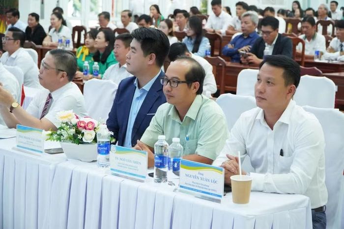Quang cảnh buổi họp mặt.