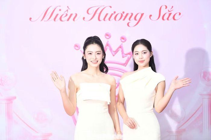 Châu Anh, Vân Nhi chung khung hình.
