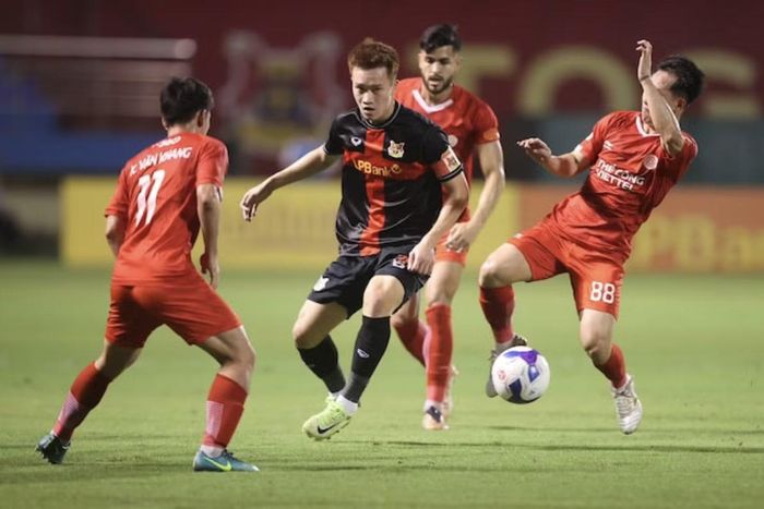 Nguyễn Hoàng Đức đang là trụ cột ở tuyến giữa đội tuyển Việt Nam