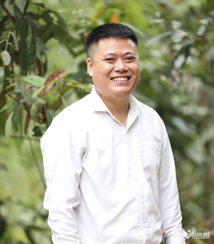 Ông Triệu Khánh Thiện, Phó Chủ tịch UBND xã Hưng Khánh rạng rỡ khi nói về sự thành công của mô hình liên kết trồng măng tre Bát Độ, mở ra hướng đi mới bền vững cho đồng bào.