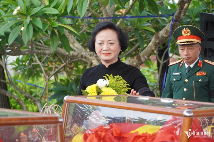 Phó Thủ tướng Phạm Thị Thanh Trà xúc động, tiếc thương trước sự hy sinh của các anh hùng liệt sĩ