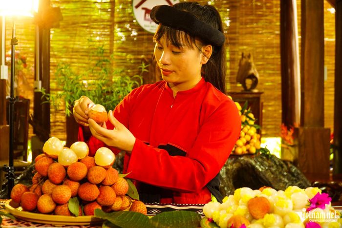 Vải hồng đào Bắc Ninh với mẫu mã đẹp, quả to, được thị trường ưa chuộng. Ảnh: Bảo Khánh