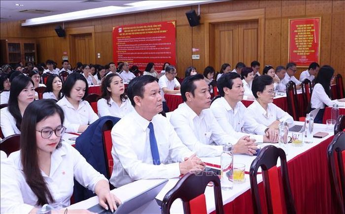 Các đại biểu dự tổng kết Cuộc thi chính luận về bảo vệ nền tảng tư tưởng của Đảng năm 2026. Ảnh: Văn Điệp/TTXVN