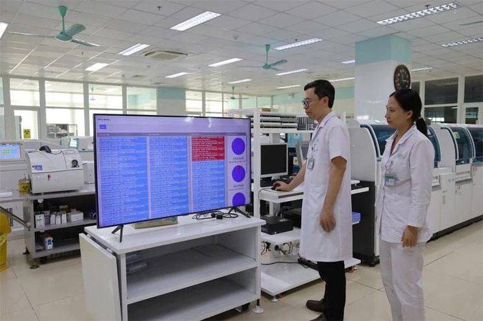 Hệ thống xét nghiệm thông minh giúp quản lý bệnh nhân và quản lý hóa chất hiệu quả.