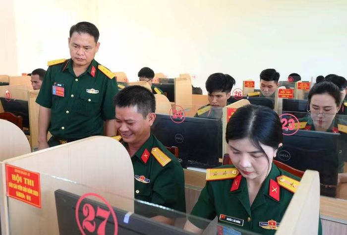  Các báo cáo viên tham gia thi thiết kế trình chiếu. Ảnh: Mạnh Hà 