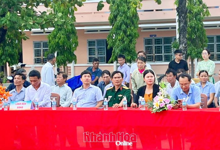 Các đại biểu tham dự lễ bế mạc.