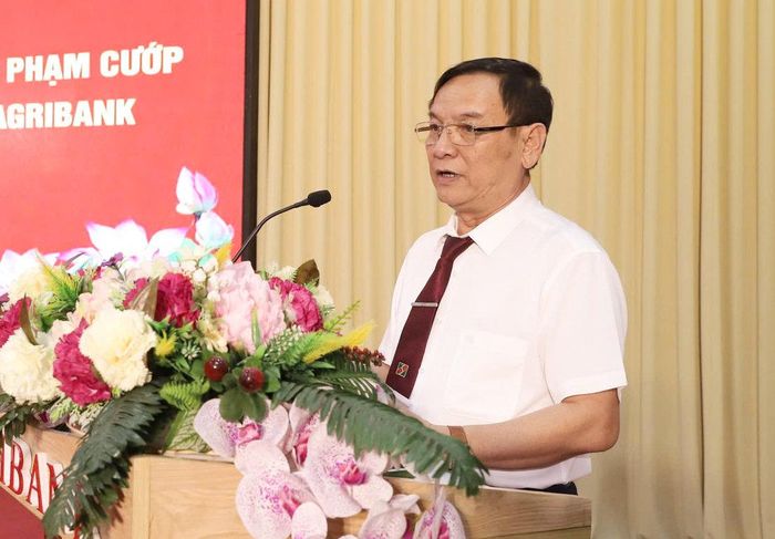 Ông Phan Công Quế, Giám đốc Ngân hàng Agribank Chi nhánh Đắk Nông phát biểu cảm ơn Công an tỉnh Lâm Đồng đã triển khai xây dựng mô hình
