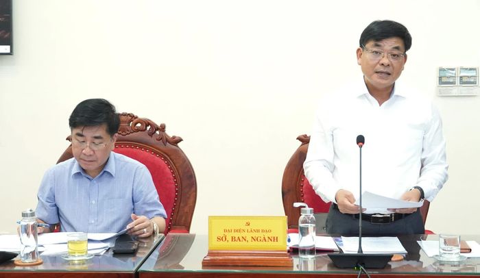 Đại diện lãnh đạo Trung tâm XTĐT, TM-DL tỉnh báo cáo tại buổi làm việc - Ảnh: Q.V
