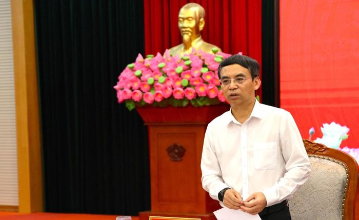 Phó Chủ tịch UBND tỉnh Nguyễn Minh Tiến phát biểu kết luận cuộc họp. Ảnh: Quốc Tuấn