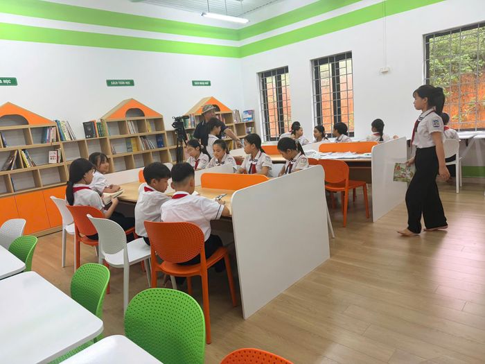 Thư viện trường Tiểu học và THCS Thái Long, tỉnh Tuyên Quang - một dự án của Ams’ Little Helpers