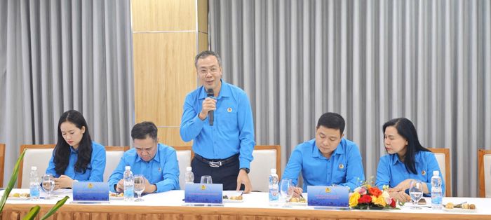 Hội nghị ghi nhận 10 tham luận về đổi mới hoạt động công đoàn, tạo môi trường làm việc gắn bó để người lao động yên tâm làm việc, đồng hành cùng doanh nghiệp phát triển bền vững. Ảnh: Hải Hà