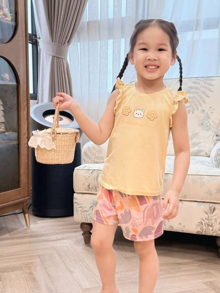 Với Bảo Thanh, con gái không chỉ là niềm vui mà còn là nguồn động lực giúp cô cân bằng giữa công việc và cuộc sống cá nhân.