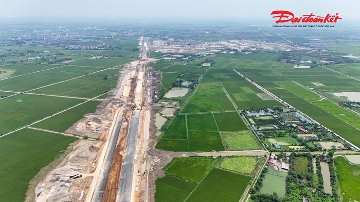 Dự án được khởi công từ tháng 12/2025, với điểm đầu tuyến kết nối Quốc lộ 21C - trục giao thông đang phát triển nhanh ở khu vực phía Nam Hà Nội.