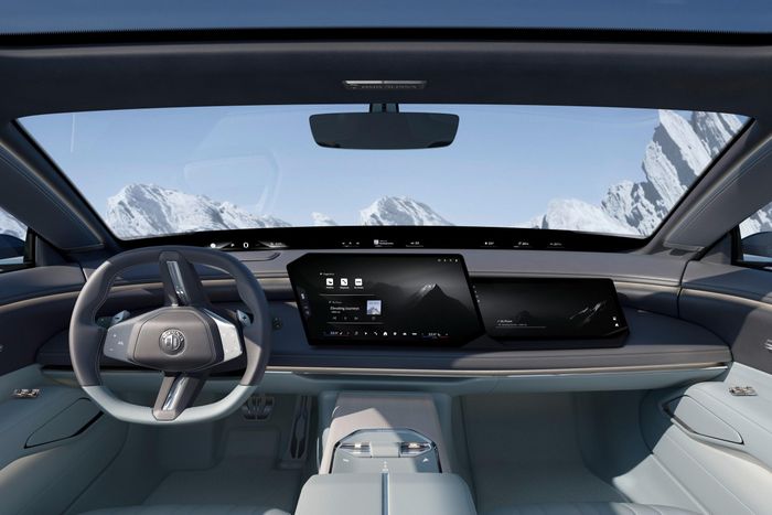 Nội thất Vision BMW Alpina lấy cảm hứng từ nền tảng Neue Klasse, bao gồm Panoramic iDrive 43.3 inch tại chân kính lái, màn hình Free-Cut 17.9 inch bổ sung màn hình ghế phụ.