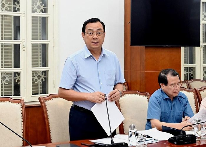 Cục trưởng Cục Du lịch Quốc gia Việt Nam Nguyễn Trùng Khánh trình bày báo cáo tóm tắt Đề án