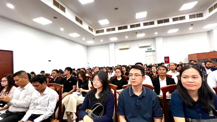  Hơn 150 nhà đầu tư tìm kiếm cơ hội hợp tác đầu tư tại TPHCM. Ảnh: MINH XUÂN 