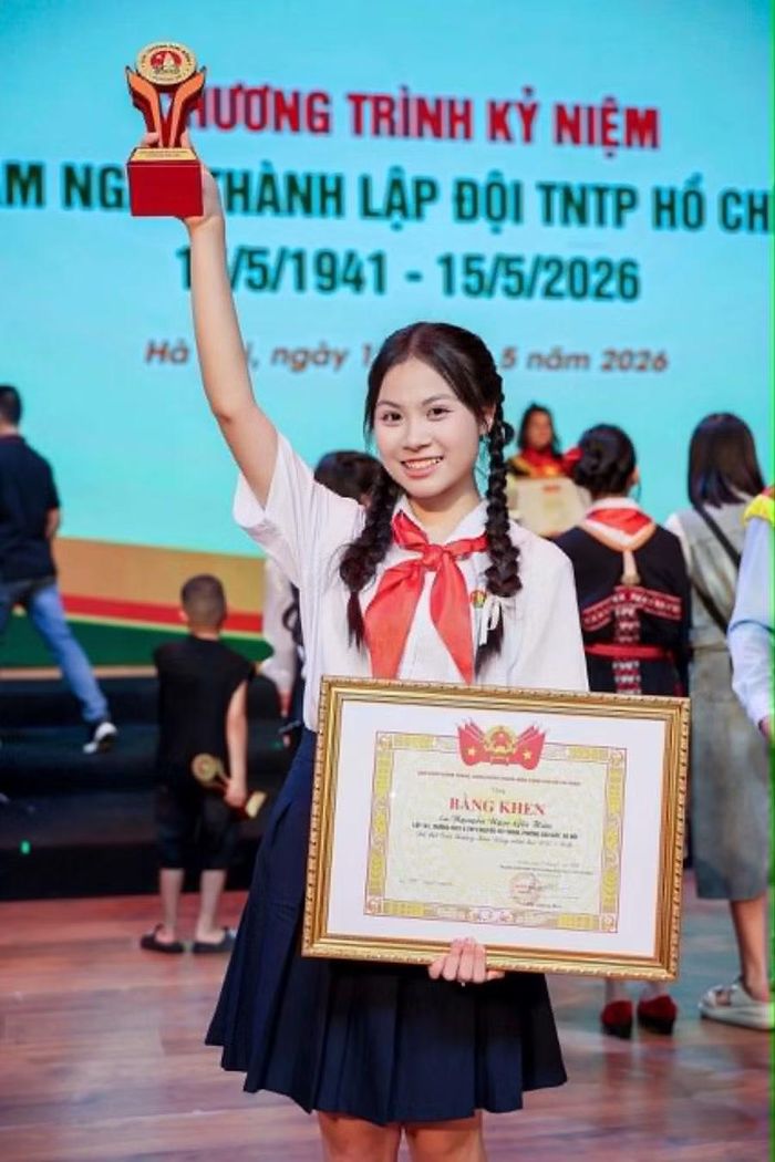 Nguyễn Ngọc Gia Hân – Liên Đội trưởng Trường THCS &amp; THPT Nguyễn Tất Thành (Hà Nội).