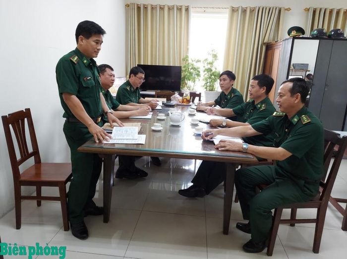 Viện Kiểm sát quân sự khu vực 2 Bộ đội Biên phòng trực tiếp kiểm sát giải quyết nguồn tin về tội phạm tại Cơ quan điều tra hình sự khu vực 3 Bộ đội Biên phòng năm 2022. Ảnh: Trần Tuấn