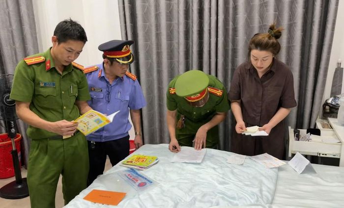 Cơ quan thực thi nhiệm vụ thu thập các tài liệu, chứng cứ phục vụ công tác điều tra.