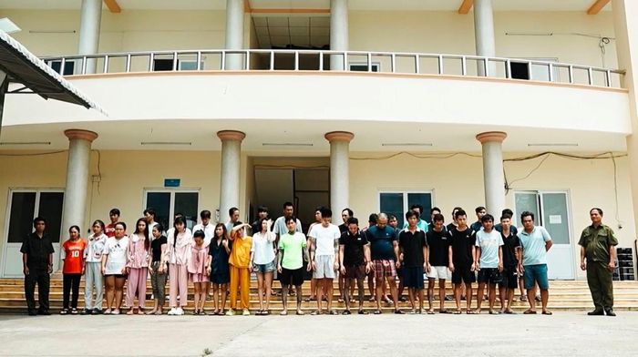 Các đối tượng trong đường dây mua bán chất ma túy.
