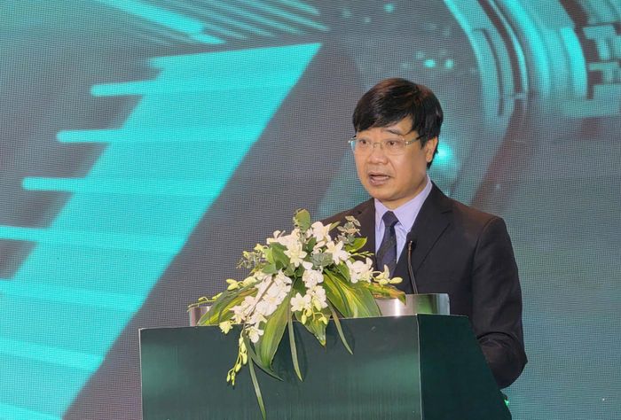 Đại tá Nguyễn Hồng Quân, Phó Cục trưởng, Cục An ninh mạng và phòng, chống tội phạm sử dụng công nghệ cao, Bộ Công an phát biểu tại hội nghị.