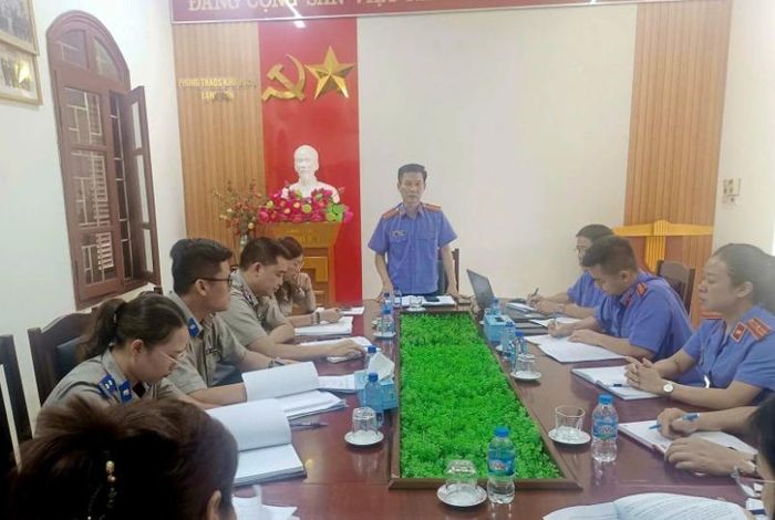  Đồng chí Hoàng Văn Hanh, Trưởng đoàn công bố dự thảo Kết luận kiểm sát.