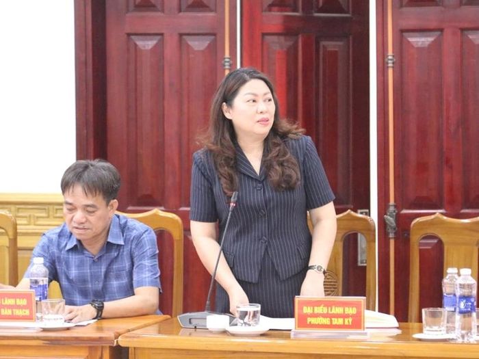  Đại diện lãnh đạo phường Tam Kỳ phát biểu.
