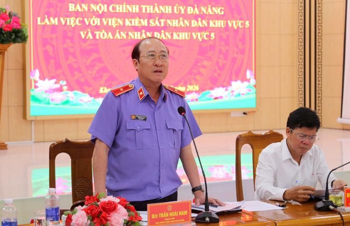  Đồng chí Trần Hoài Nam, Viện trưởng VKSND TP Đà Nẵng khẳng định mối quan hệ phối hợp giữa Viện kiểm sát và Tòa án thời gian qua được thực hiện hiệu quả.