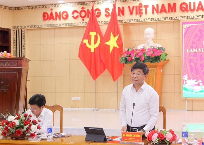  Đồng chí Nguyễn Chí Công, Chánh án TAND TP Đà Nẵng phát biểu tại buổi làm việc.