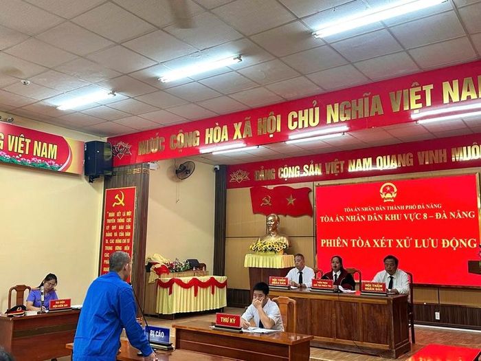 Việc tổ chức xét xử công khai tại địa phương không chỉ góp phần nâng cao hiệu quả công tác tuyên truyền pháp luật mà còn giúp người dân hiểu rõ hơn về trình tự, thủ tục tố tụng, vai trò của các cơ quan tiến hành tố tụng...