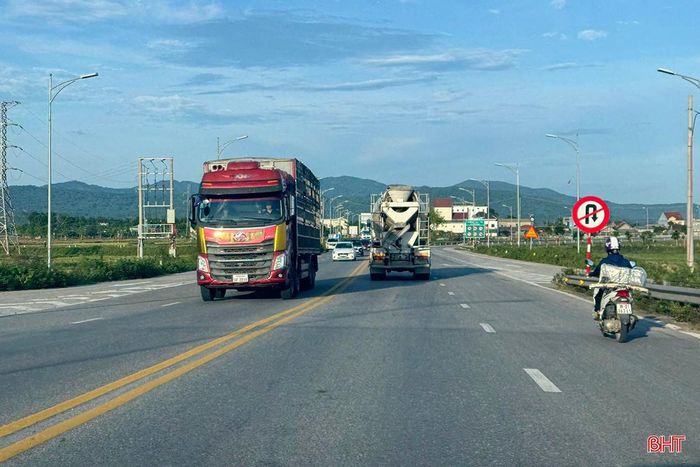Để hạn chế tối đa những tai nạn đáng tiếc, tài xế cần tuân thủ các nguyên tắc an toàn cơ bản.