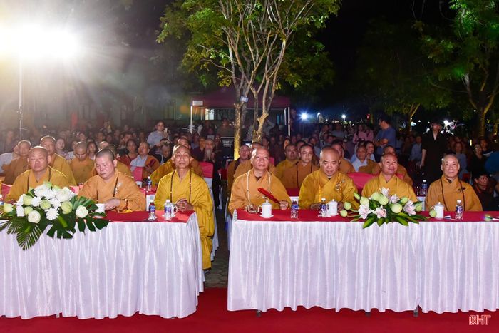  Đại biểu chư tôn đức tham dự buổi lễ. 