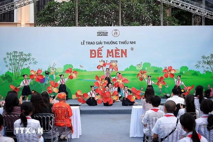Tiết mục văn nghệ tại lễ trao giải. (Ảnh: Phạm Tuấn Anh/TTXVN)