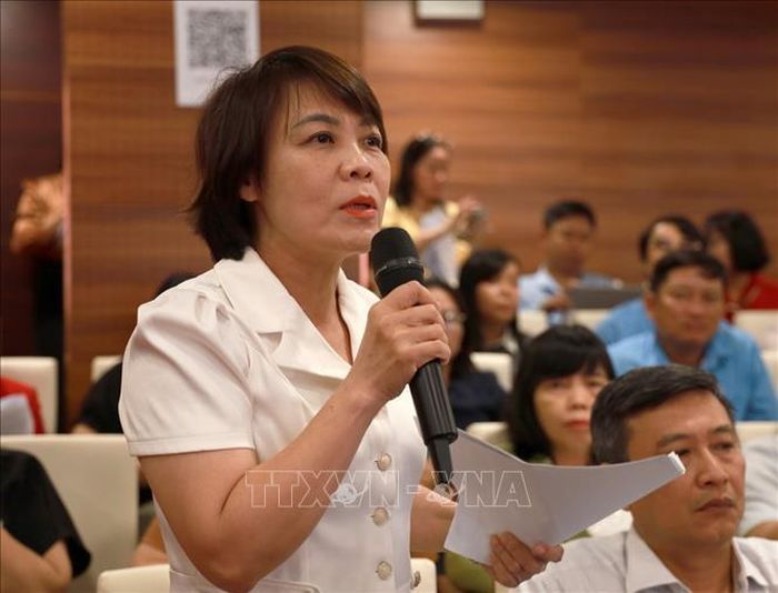 Đại diện Đảng ủy phường Nam Nha Trang nêu lên khó khăn, bất cập.