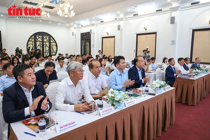 Các đại biểu tham dự Tọa đàm "Truy xuất nguồn gốc – Lá chắn bảo vệ người tiêu dùng".