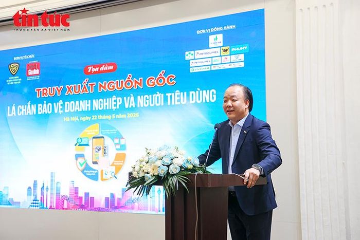 Cục trưởng Cục Quản lý và Phát triển thị trường trong nước phát biểu tại buổi tọa đàm.