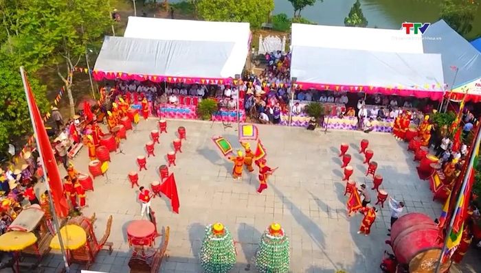 Cùng với giá trị lịch sử, đền Đồng Cổ còn là trung tâm sinh hoạt văn hóa tâm linh nổi tiếng của người dân xứ Thanh.