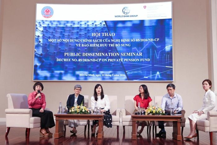 Các đại biểu thảo luận tại hội thảo.