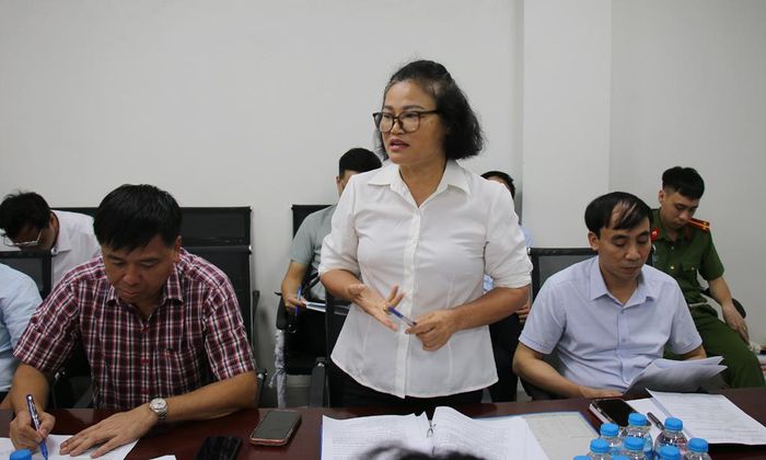  Bà Nguyễn Thị Nhung, Giám đốc Công ty trách nhiệm hữu hạn Tùng Bách giải trình một số nội dung. 