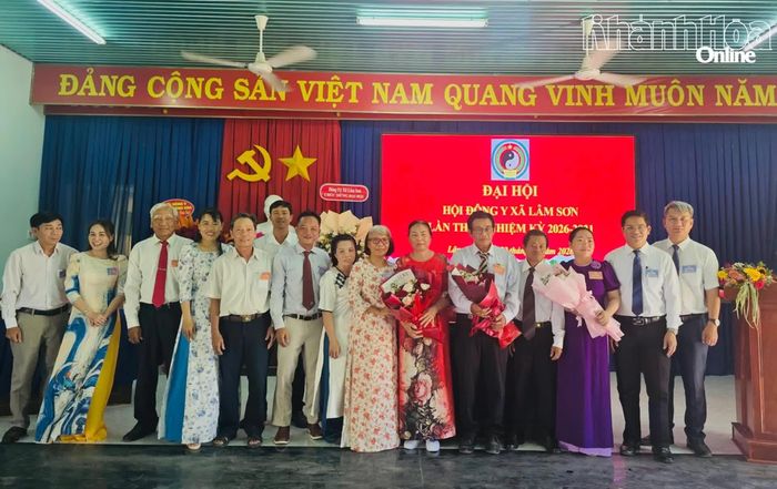 Ban Chấp hành Hội Đông y xã Lâm Sơn nhiệm kỳ 2026 - 2031 ra mắt đại hội.