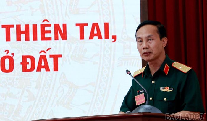 Thiếu tướng Trần Văn Bắc - Ủy viên Ban Chấp hành Trung ương Đảng, Tư lệnh Quân khu 2, Trưởng Ban chỉ đạo diễn tập phát biểu kết luận diễn tập.